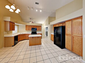 610 Largo Azul Ave in Henderson, NV - Foto de edificio - Building Photo