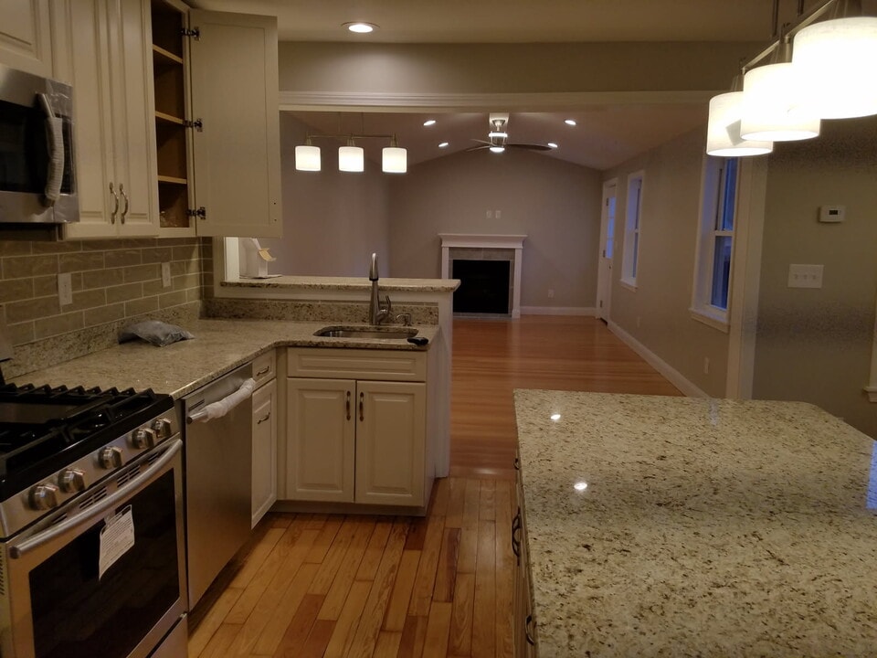 294 Essex St in Lynn, MA - Foto de edificio
