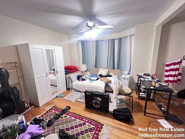 property at 12 Dean Rd