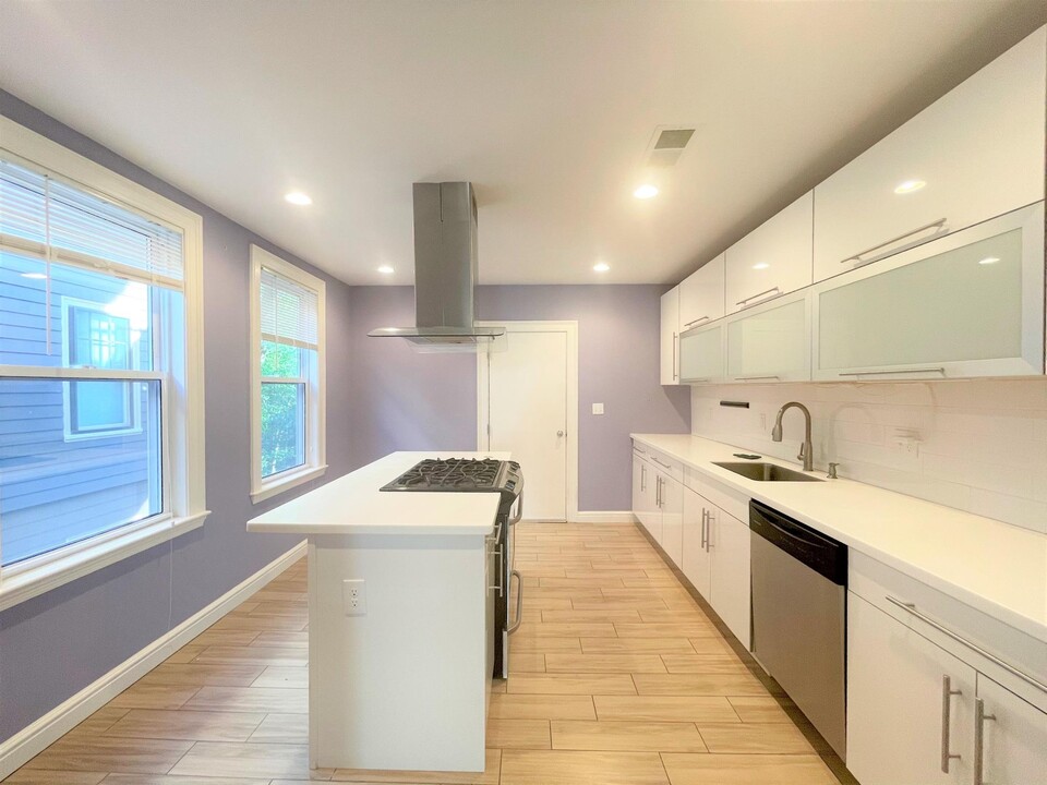 20 Marie Ave, Unit 1 in Cambridge, MA - Foto de edificio