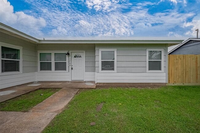 1749 W 5th St in Freeport, TX - Building Photo - Building Photo
