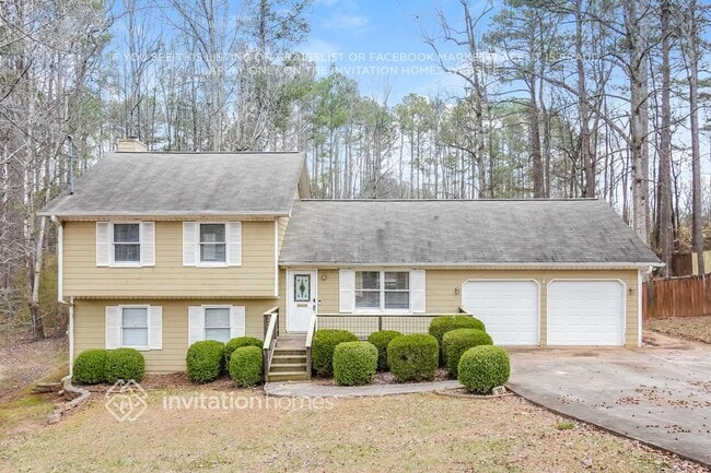 property at 695 Bankshire Dr