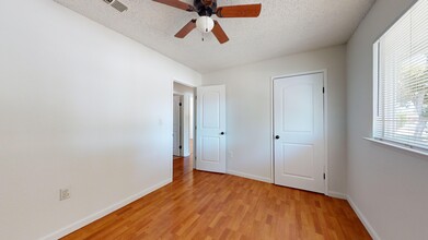 344 Knutson St in Patterson, CA - Building Photo - Building Photo