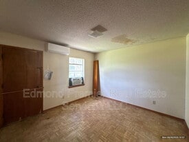 706 NW 96th St in Oklahoma City, OK - Building Photo
