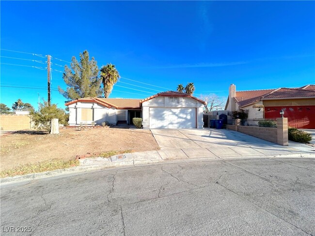 8072 Hackberry Dr in Las Vegas, NV - Building Photo - Building Photo