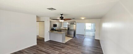 2331 NE 15th Ct in Jensen Beach, FL - Building Photo - Building Photo