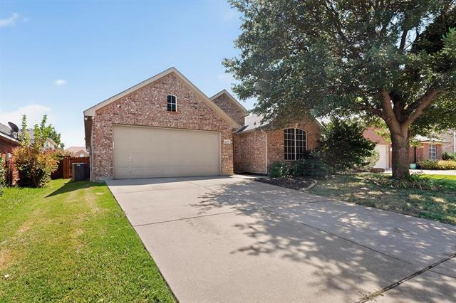 1015 Cutting Horse Dr in Mansfield, TX - Building Photo - Building Photo