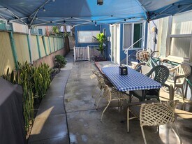 833 E Ocean Blvd in Long Beach, CA - Building Photo