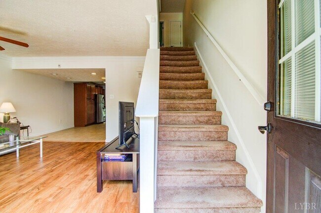 111 Old Tavern Cir in Lynchburg, VA - Building Photo - Building Photo