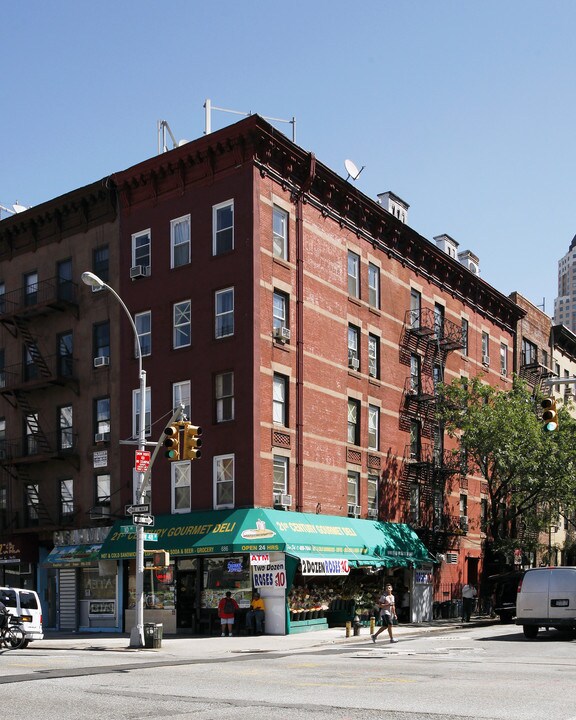 686 Tenth Ave in New York, NY - Foto de edificio