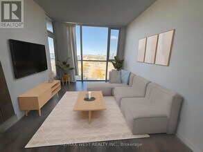 339 Rathburn Rd W in Mississauga, ON - Building Photo - Building Photo