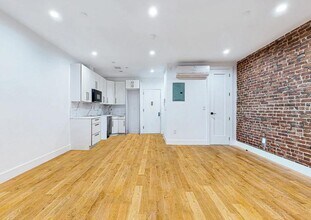 West 94th Street in New York, NY - Building Photo - Building Photo