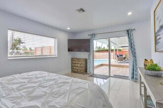 1631 Poinsettia Dr in Fort Lauderdale, FL - Building Photo - Building Photo