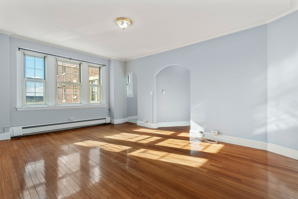 1423 Beacon St, Unit 643 in Brookline, MA - Building Photo