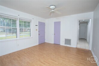 5 Ossabaw Rd in Savannah, GA - Foto de edificio - Building Photo