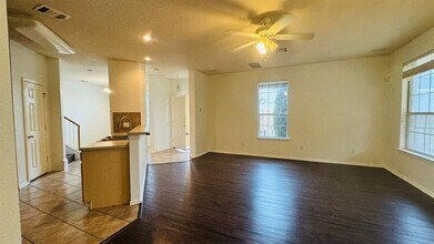 16100 S Great Oaks Dr in Round Rock, TX - Foto de edificio - Building Photo