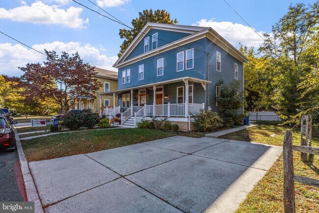 144 Snyder Pl in Moorestown, NJ - Building Photo - Building Photo