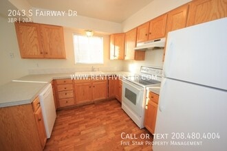 2043 S Fairway Dr in Pocatello, ID - Building Photo - Building Photo