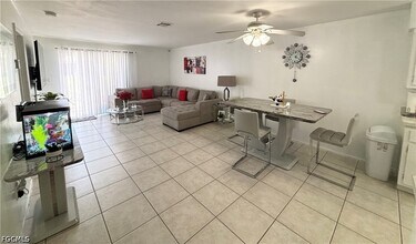 536 SE 6th Pl in Cape Coral, FL - Building Photo - Building Photo