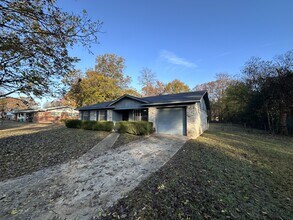 207 Maryland Dr in Texarkana, TX - Building Photo - Building Photo