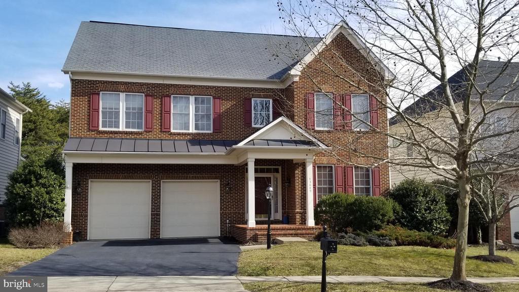 43649 Riverpoint Dr in Leesburg, VA - Building Photo