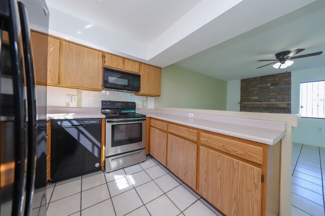136 E Pastime Rd, Unit Pastime in Tucson, AZ - Building Photo - Building Photo