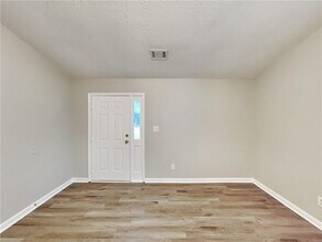 276 Village Dr in Mcdonough, GA - Building Photo - Building Photo