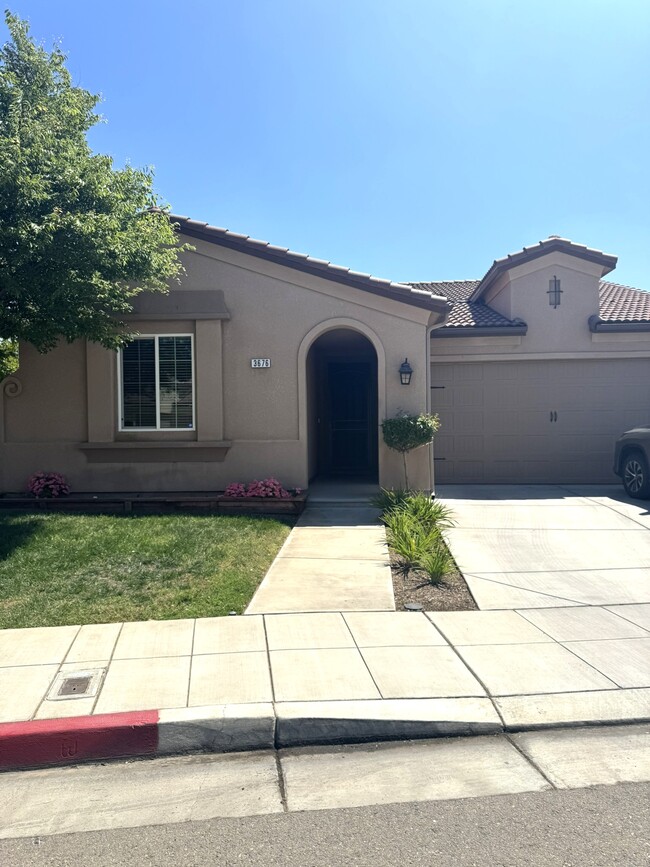 property at 3676 Saginaw Ave