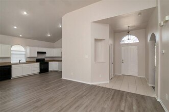 9901 Amaryllis Ln in Fort Worth, TX - Building Photo - Building Photo