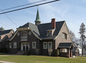 Carriage House Apartments