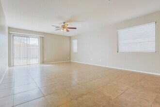 43759 Colby Dr in Maricopa, AZ - Foto de edificio - Building Photo