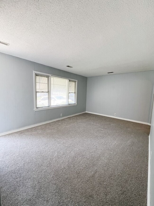 502 N Woodland St in Olathe, KS - Building Photo - Building Photo