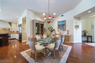 600 Portside Dr in Naples, FL - Foto de edificio - Building Photo