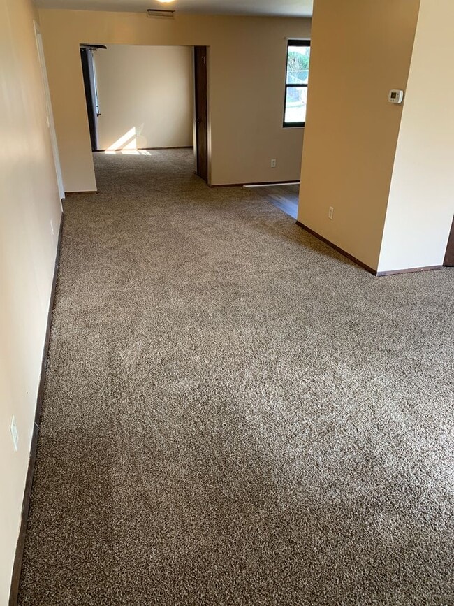 256 Kinsman Ct in Cincinnati, OH - Building Photo - Building Photo