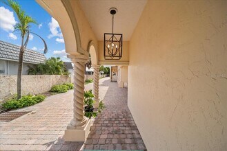 718 Golden Beach Blvd in Venice, FL - Building Photo - Building Photo