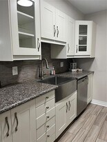 528 Golden Raintree Pl in Brandon, FL - Building Photo