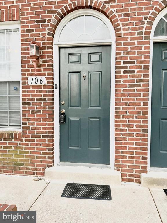 property at 2665 Manhattan Pl