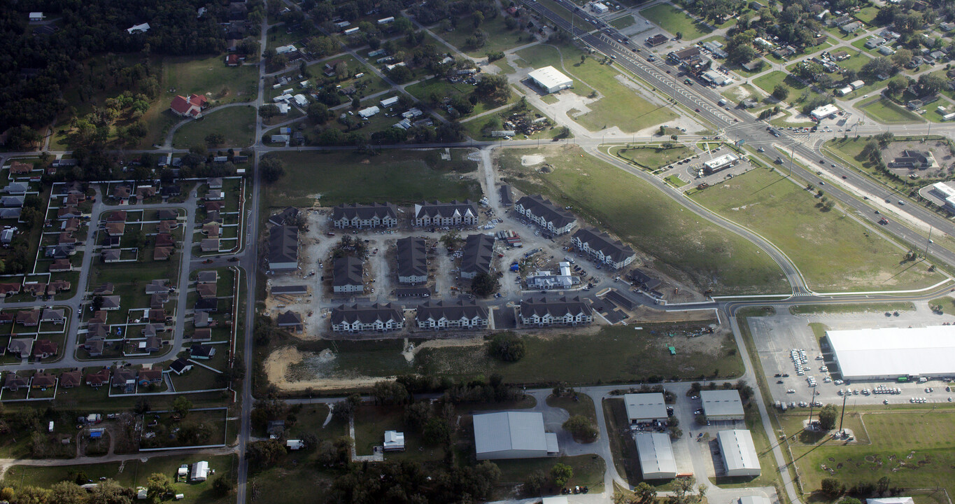 Lakeland Grand in Lakeland, FL - Foto de edificio