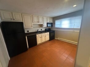 87 Phelps St in Marlborough, MA - Building Photo - Building Photo