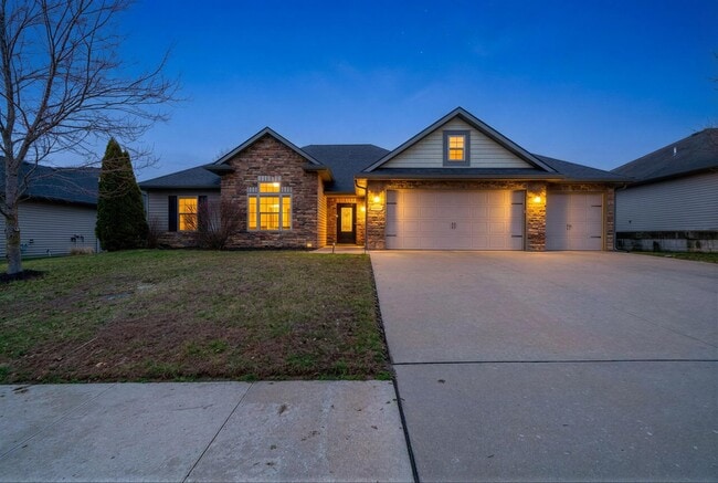 property at 3309 Crabapple Ln