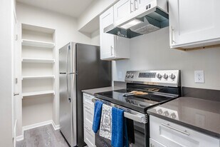 Amber Hill in San Antonio, TX - Building Photo