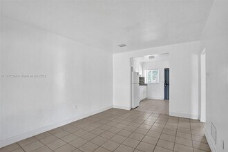 10430 NW 5th Ave-Unit -10430 in Miami, FL - Building Photo - Building Photo