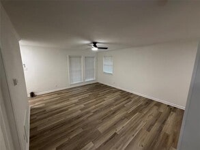 5441 Wales Ave in Fort Worth, TX - Building Photo - Building Photo