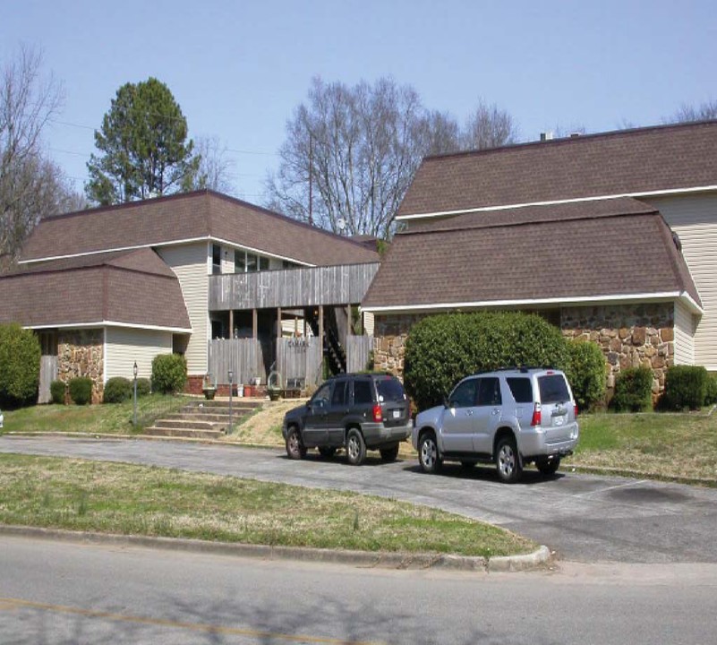 Camara Apartments in Decatur, AL - Building Photo