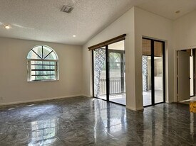 5438 Verona Dr in Boynton Beach, FL - Building Photo