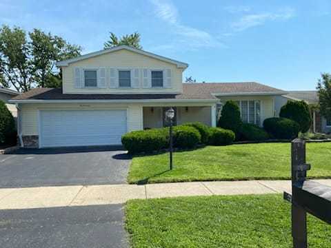 617 Newport Ave in Westmont, IL - Building Photo - Building Photo