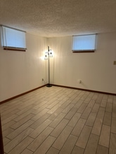 1708 Ashland St, Unit Apt #3 in Hastings, MN - Foto de edificio - Building Photo