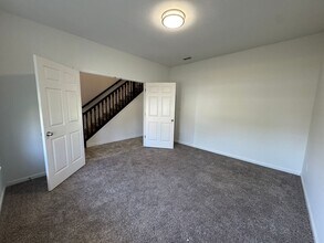 1147 Sorrell Pass in Greenwood, IN - Building Photo - Building Photo