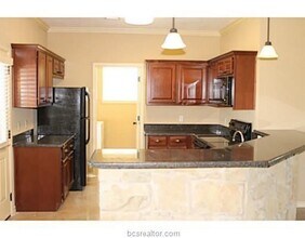 3002 Old Ironsides Dr in College Station, TX - Building Photo - Building Photo