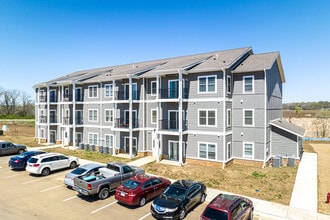 Union at the Loop in Lawrence, KS - Foto de edificio - Building Photo